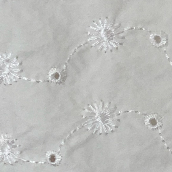 Vintage Tommy Hilfiger Ivory Eyelet, Lined Shorts, Size 4 - Picture 6 of 11